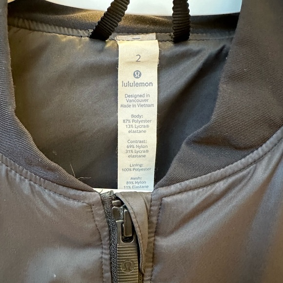 Lululemon jacket size 2 - Picture 2 of 3